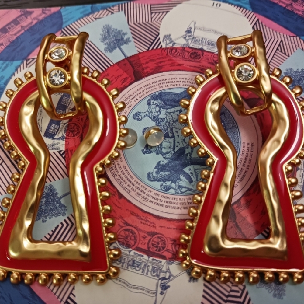 SCHIAPARELLI Gold and Red Keyhole Earrings MADE IN France ( Small) No Box Or Bag